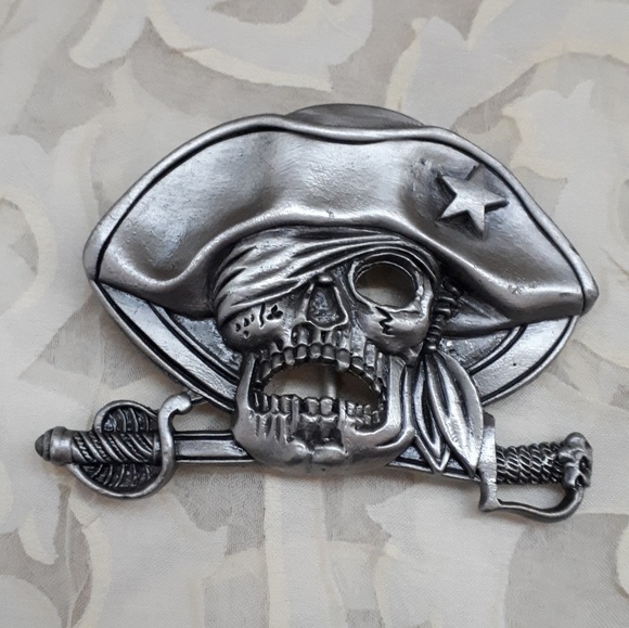 Pewter Jolly Roger/Skull Vector/belt buckle - Picture 4 of 4